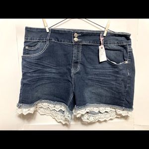 Blue Jean shorts with crochet lace trim